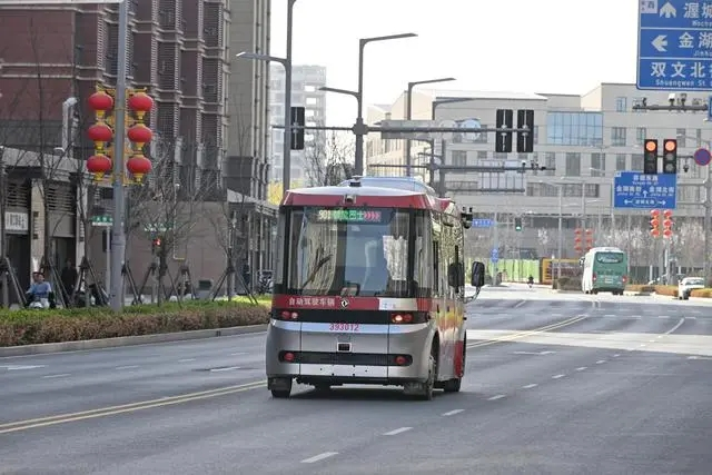 北京联众控制台、操作台、调度台、操控台、太空舱、集控中心、指挥中心、调度中心、监控中心、会议办公桌、定制控制台、远程控制舱、智能操作舱、智能驾驶舱、模拟驾驶舱